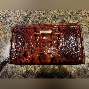 Brown Brahmin zip wallet EUC